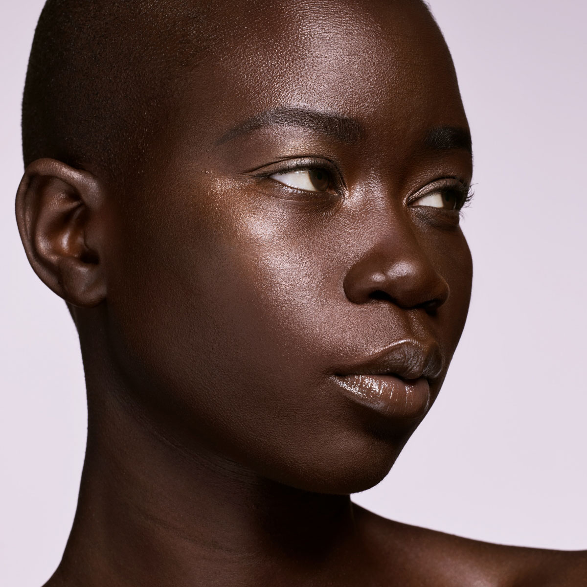 DEMI'GLOW HIGHLIGHTER (ILUMINADOR DE TEXTURA SEDOSA)
